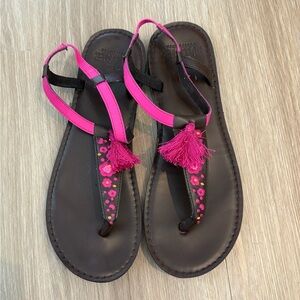 Hollister California Woman’s 8/9 Sandal Flip Flop Brown Pink Embroidered Tassel